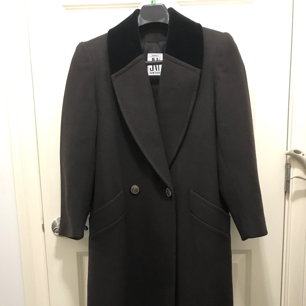 Jones New York Charcoal Black with dark black collar. Size S/M